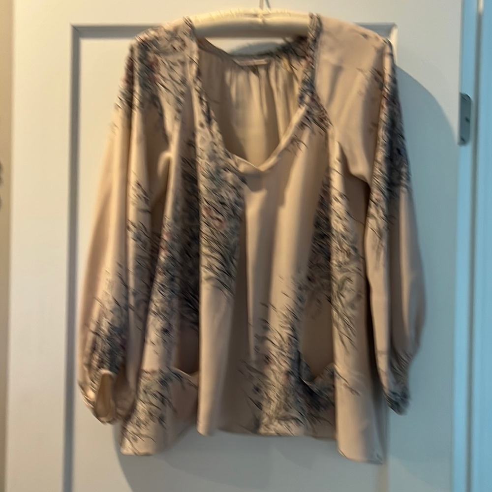 Rebecca Taylor 100% silk float blouse. Size 8